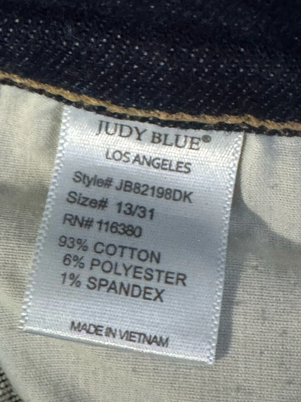 Judy Blue boyfriend fit distressed jeans size 13/31